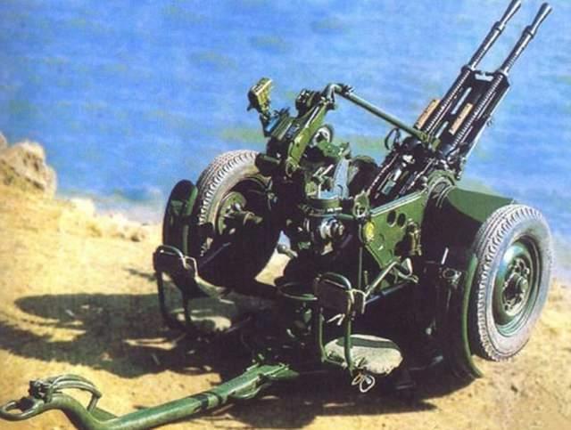 高射机枪视频,火力全开，捍卫蓝天