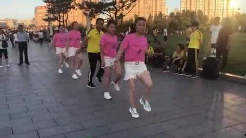 鬼步舞视频广场舞视频