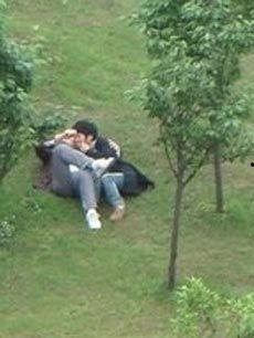 大学校园情侣不雅视频